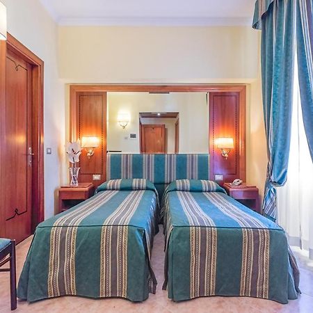 Raeli Hotel Lux Rome Bagian luar foto