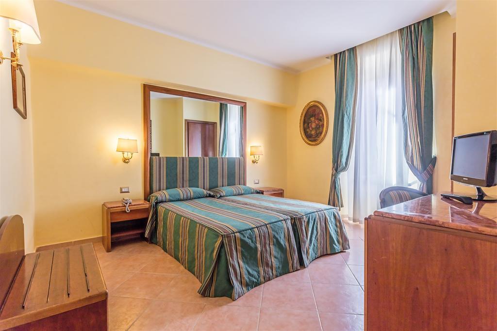 Raeli Hotel Lux Rome Bagian luar foto