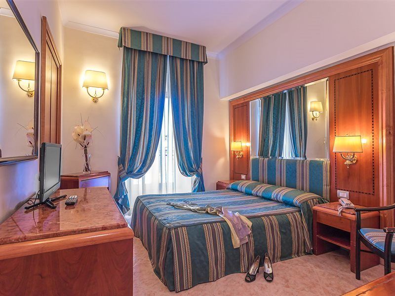 Raeli Hotel Lux Rome Bagian luar foto