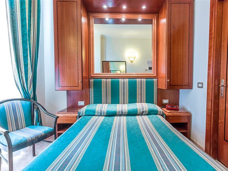 Raeli Hotel Lux Rome Bagian luar foto