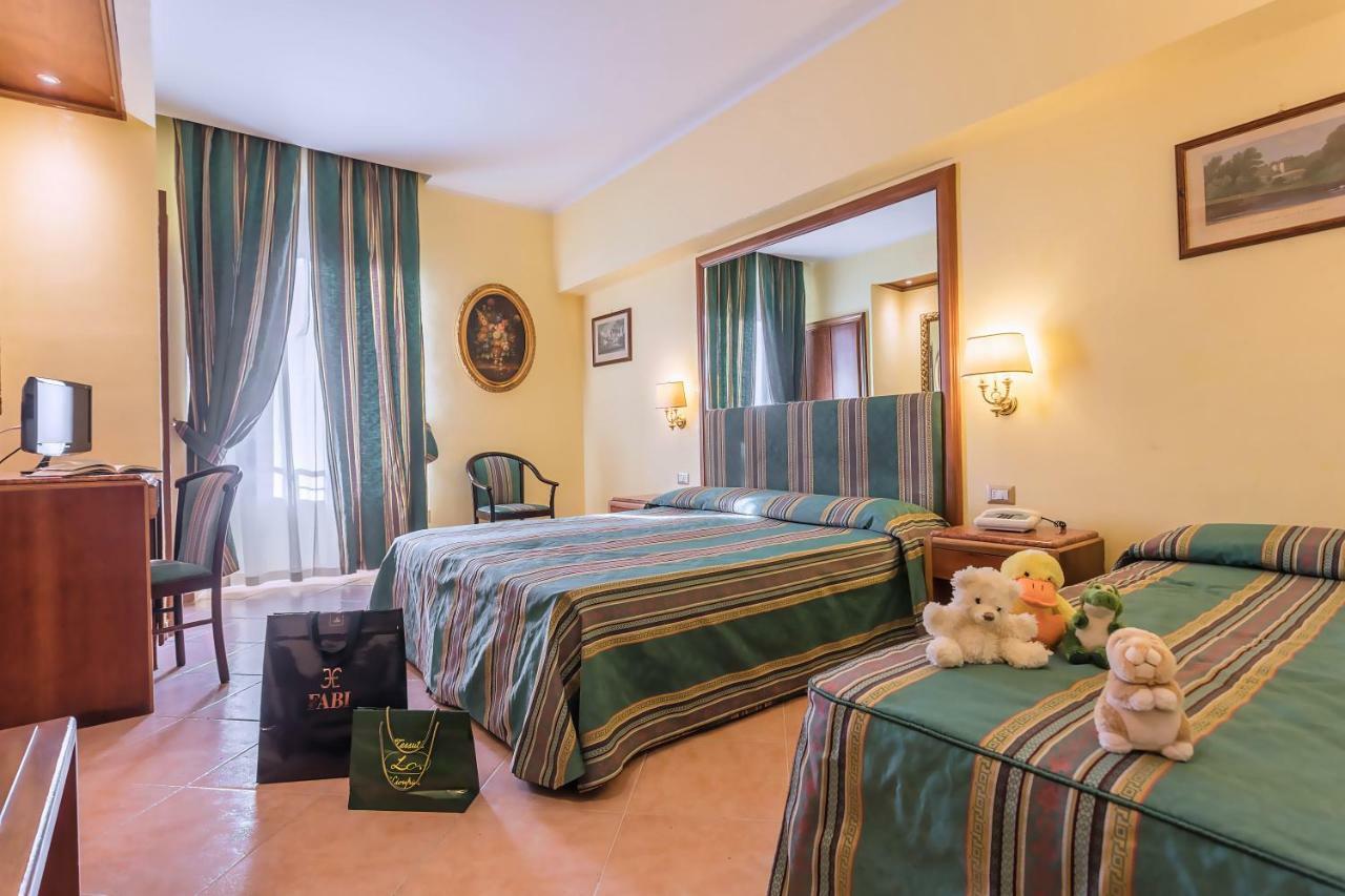 Raeli Hotel Lux Rome Bagian luar foto